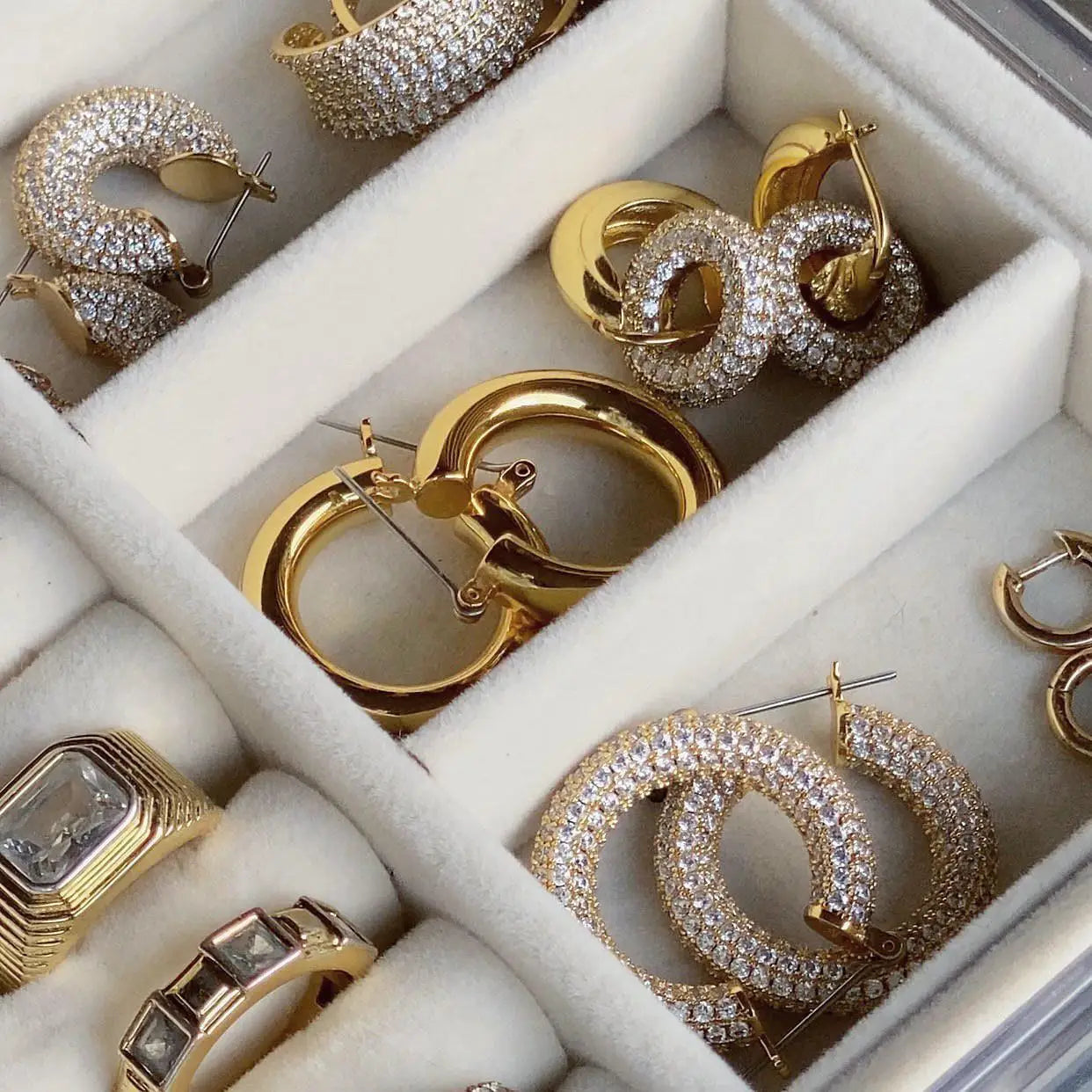 Vera Textured Geometric Hoop Earrings